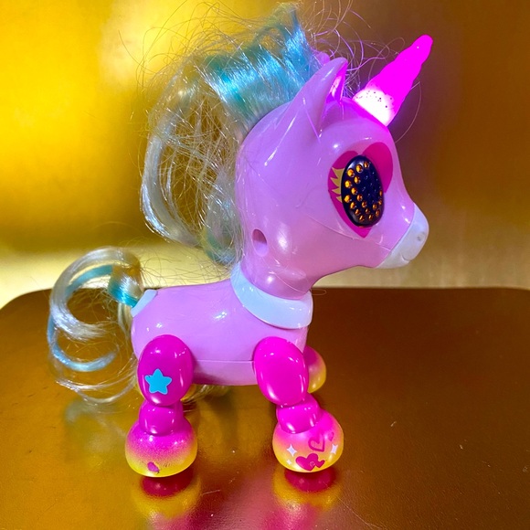 ZOOMER ZUPPS TINY UNICORN INTERACTIVE TOY w/SOUND & EYES & HORN LIGHT UP - Picture 3 of 10